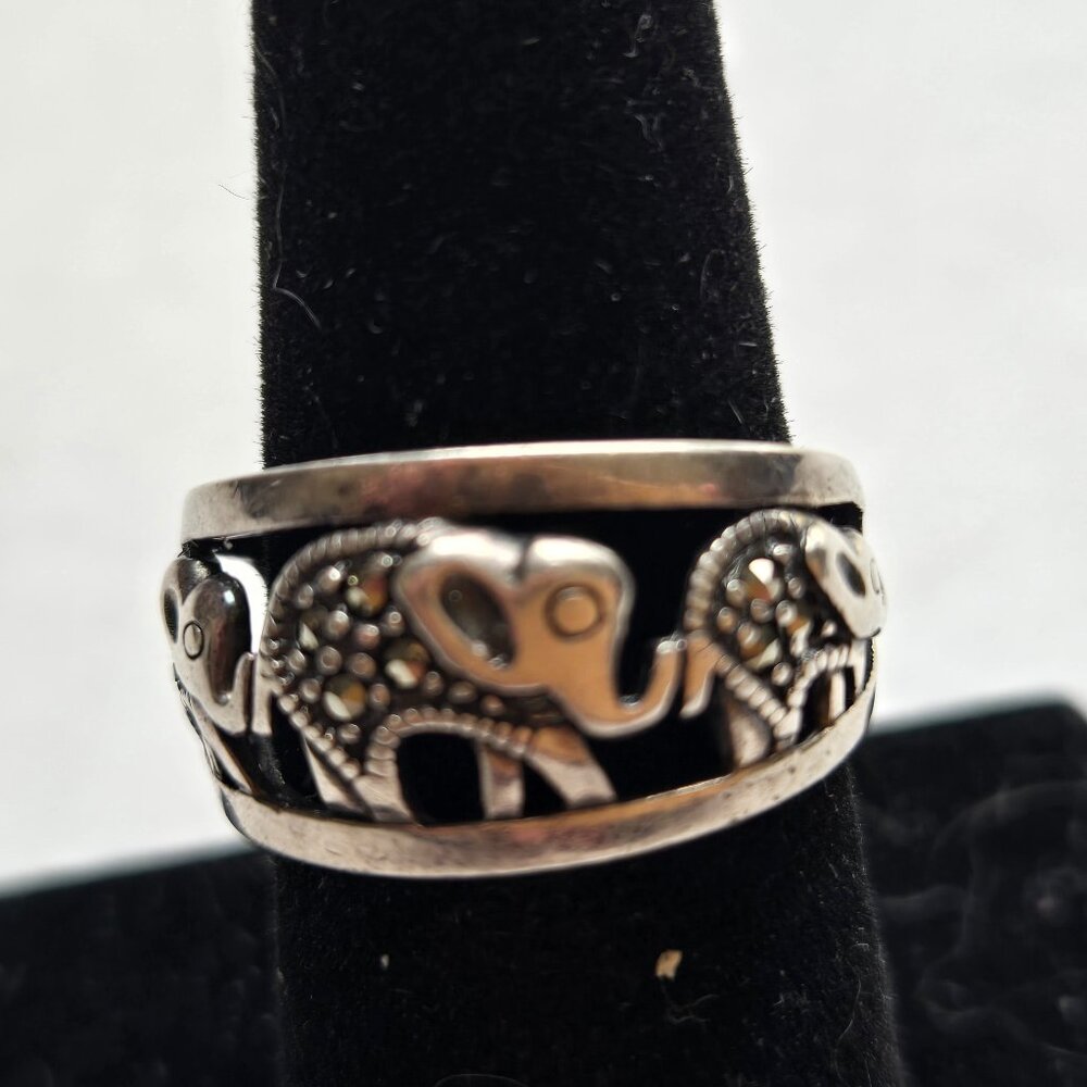 Vintage 925 Eternity Silver & Marcasite Elephant Ring